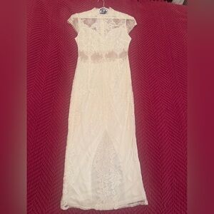 Elegant White Lace Dress